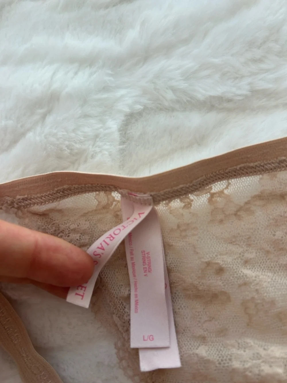 2014 Victoria’s Secret Lace V String Panty L